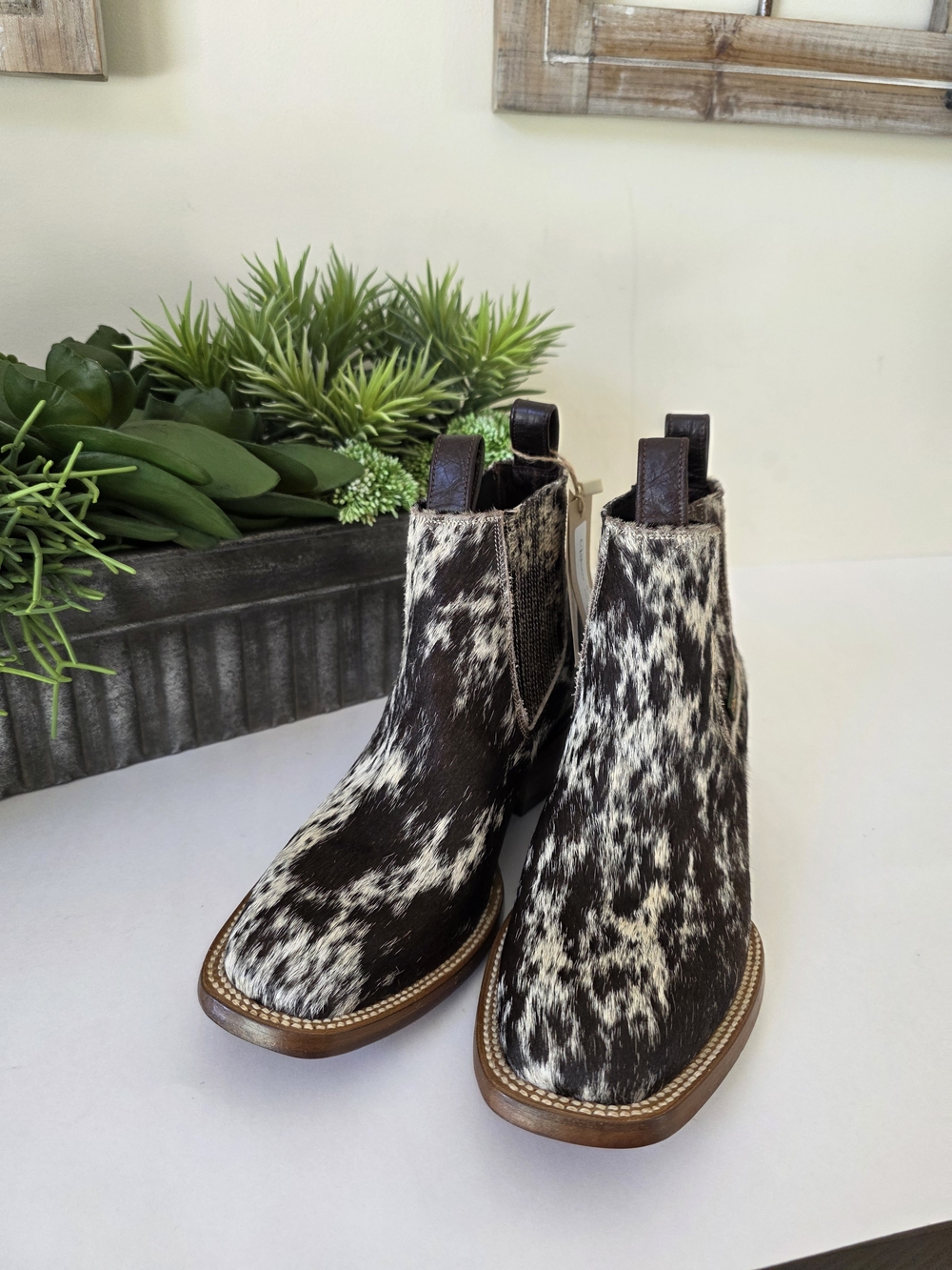 Stiefeld Aurora Hair On Hide Western Ankle Boots Womens 8.5 NEW